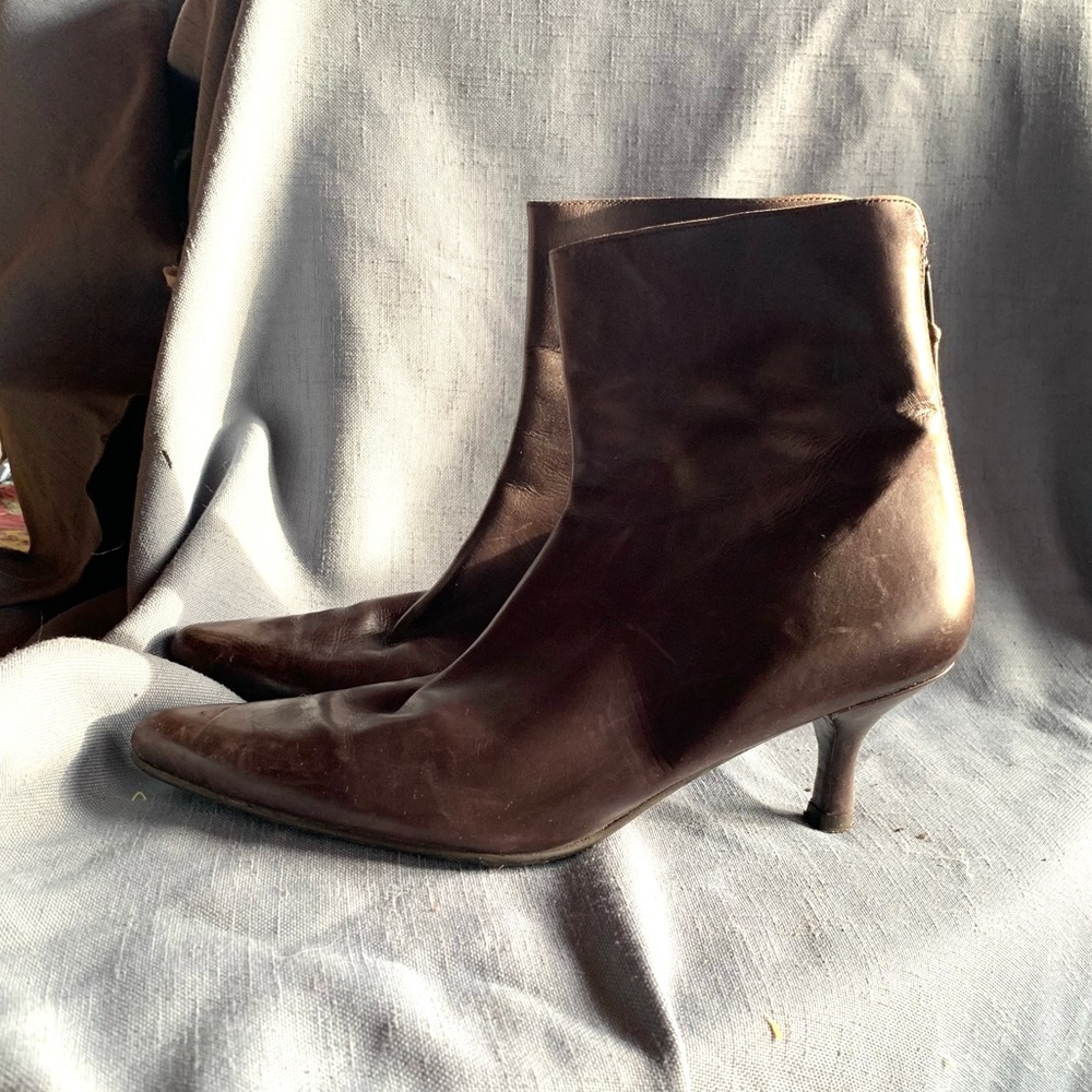 Stuart Weitzman soft leather back zip brown boots